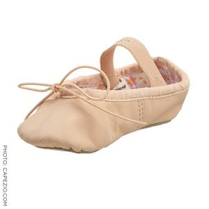 CAPEZIO Women's Daisy Ballet Slippers NEW NWOT